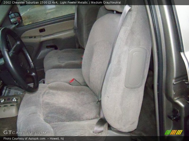 Light Pewter Metallic / Medium Gray/Neutral 2002 Chevrolet Suburban 1500 LS 4x4