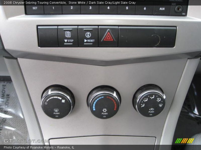 Controls of 2008 Sebring Touring Convertible