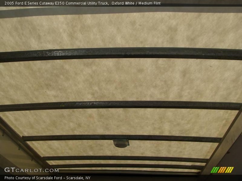 Oxford White / Medium Flint 2005 Ford E Series Cutaway E350 Commercial Utility Truck