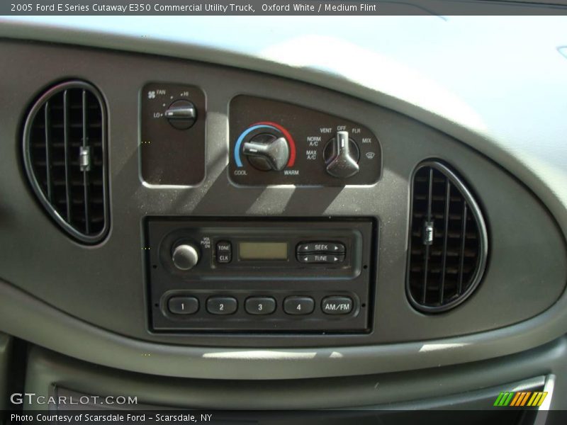 Oxford White / Medium Flint 2005 Ford E Series Cutaway E350 Commercial Utility Truck