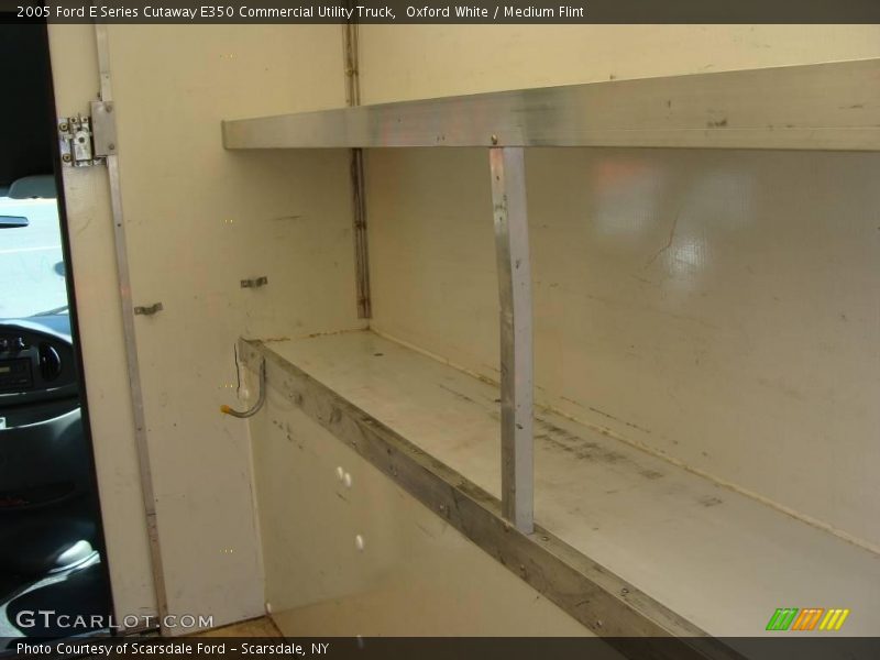 Oxford White / Medium Flint 2005 Ford E Series Cutaway E350 Commercial Utility Truck