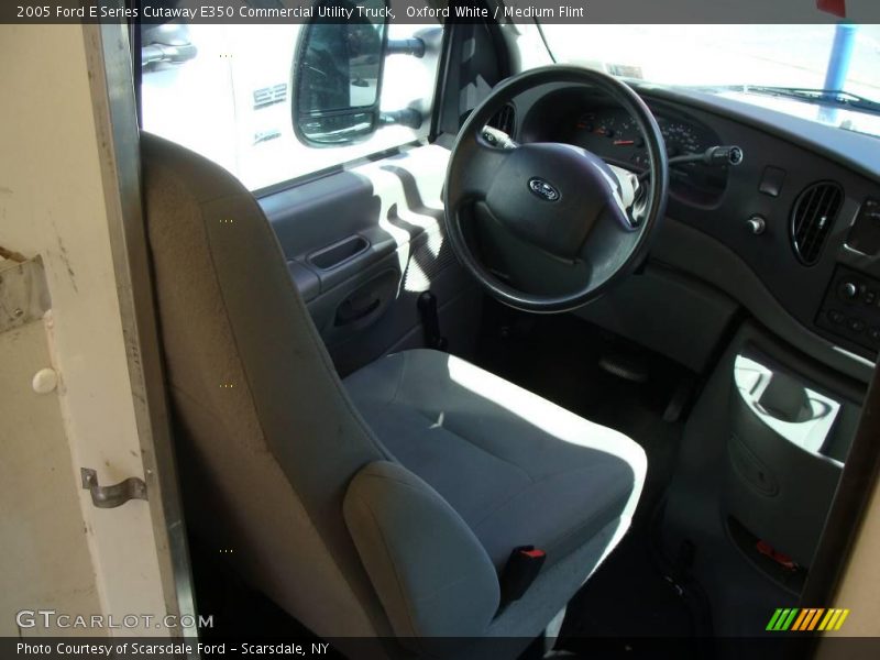 Oxford White / Medium Flint 2005 Ford E Series Cutaway E350 Commercial Utility Truck