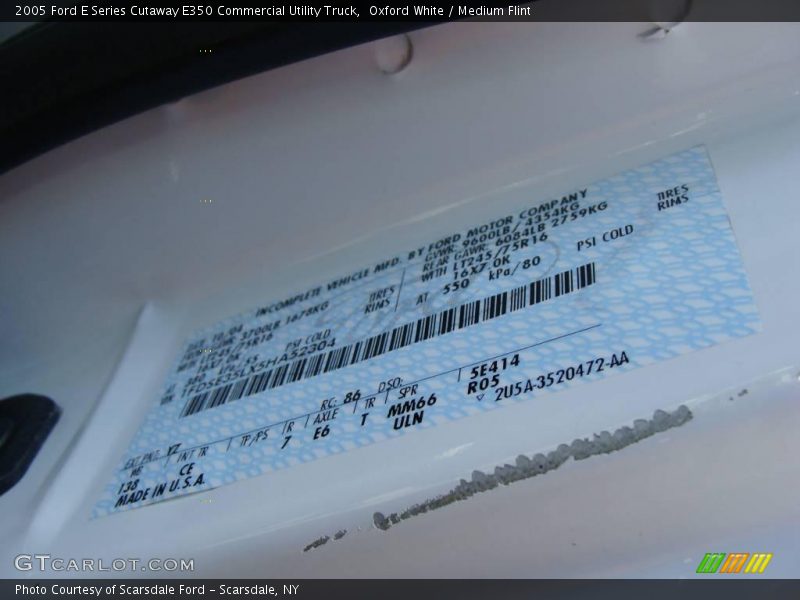 Oxford White / Medium Flint 2005 Ford E Series Cutaway E350 Commercial Utility Truck