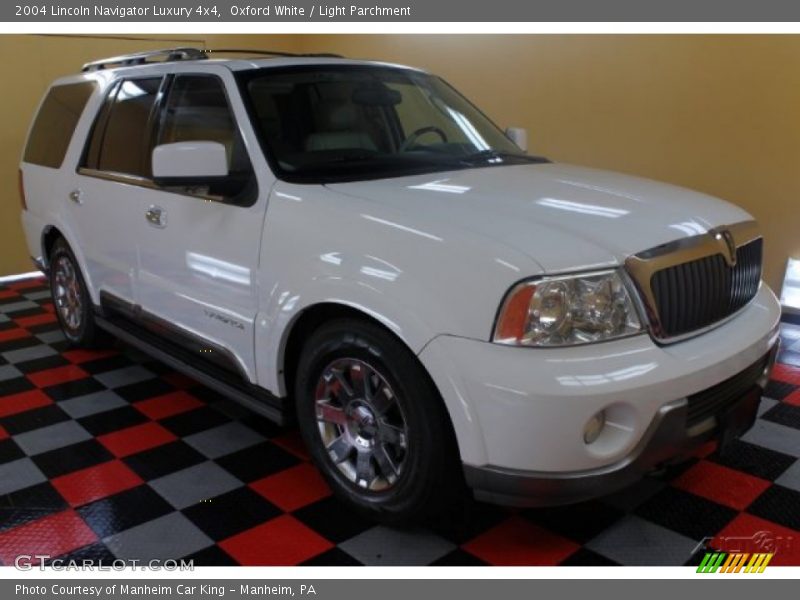 Oxford White / Light Parchment 2004 Lincoln Navigator Luxury 4x4