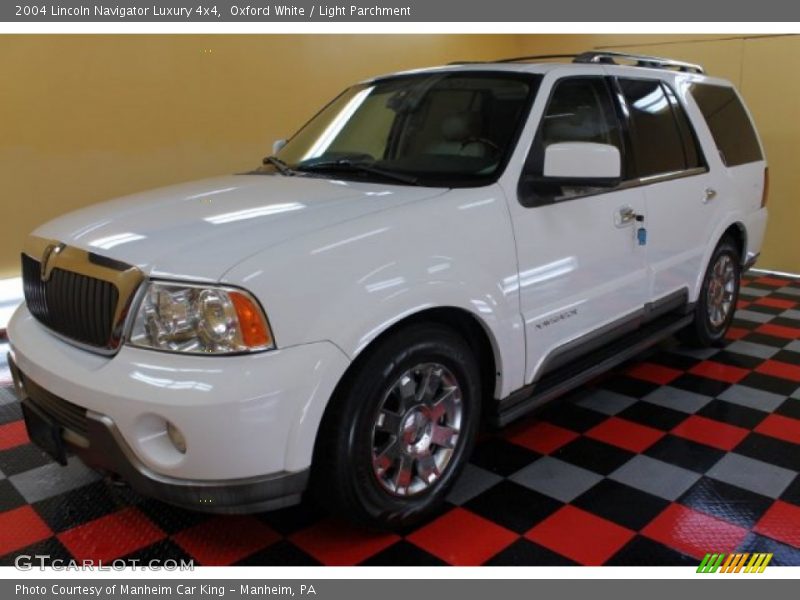 Oxford White / Light Parchment 2004 Lincoln Navigator Luxury 4x4