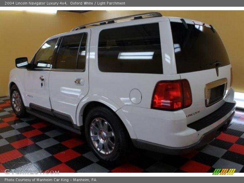 Oxford White / Light Parchment 2004 Lincoln Navigator Luxury 4x4