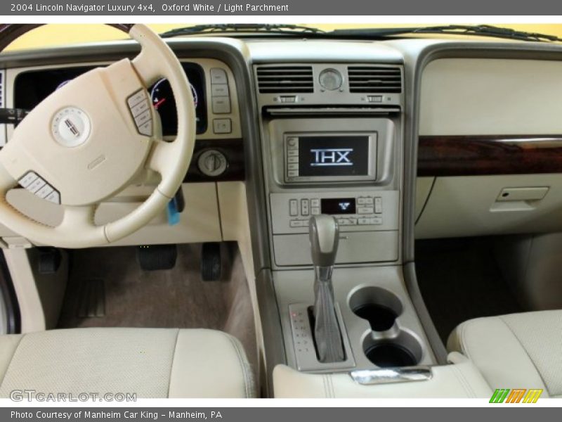 Oxford White / Light Parchment 2004 Lincoln Navigator Luxury 4x4