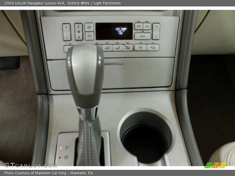 Oxford White / Light Parchment 2004 Lincoln Navigator Luxury 4x4