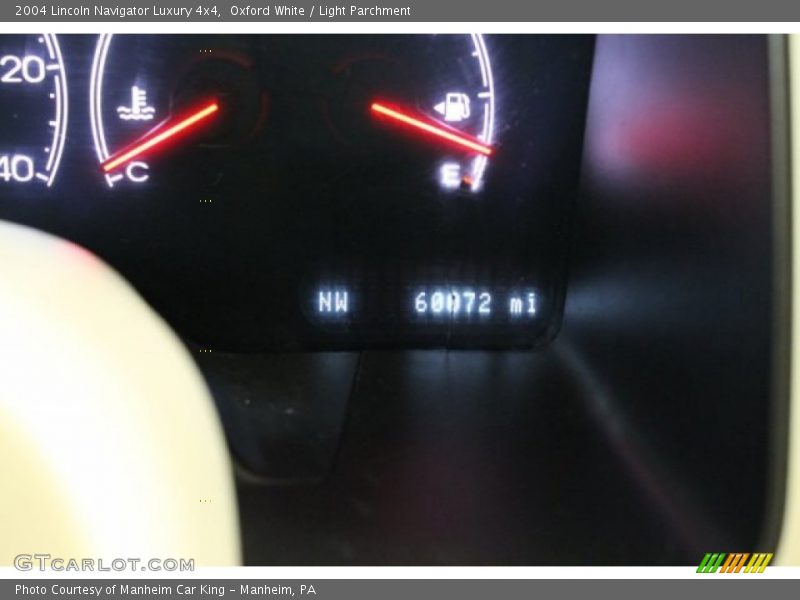 Oxford White / Light Parchment 2004 Lincoln Navigator Luxury 4x4