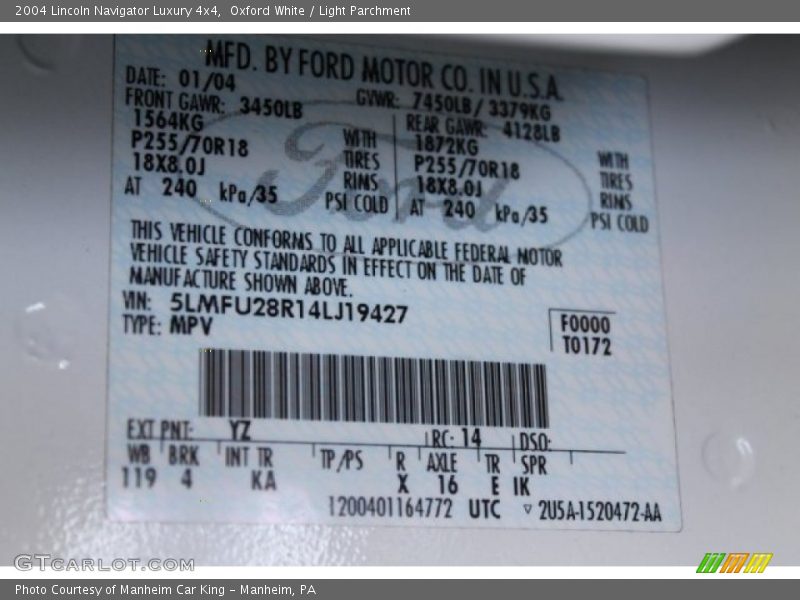 Oxford White / Light Parchment 2004 Lincoln Navigator Luxury 4x4