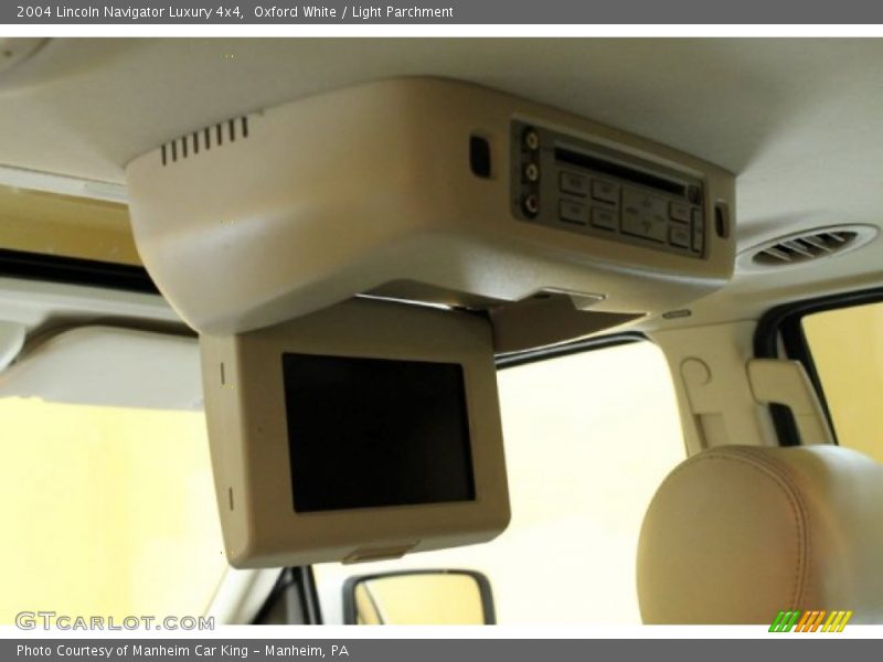 Oxford White / Light Parchment 2004 Lincoln Navigator Luxury 4x4