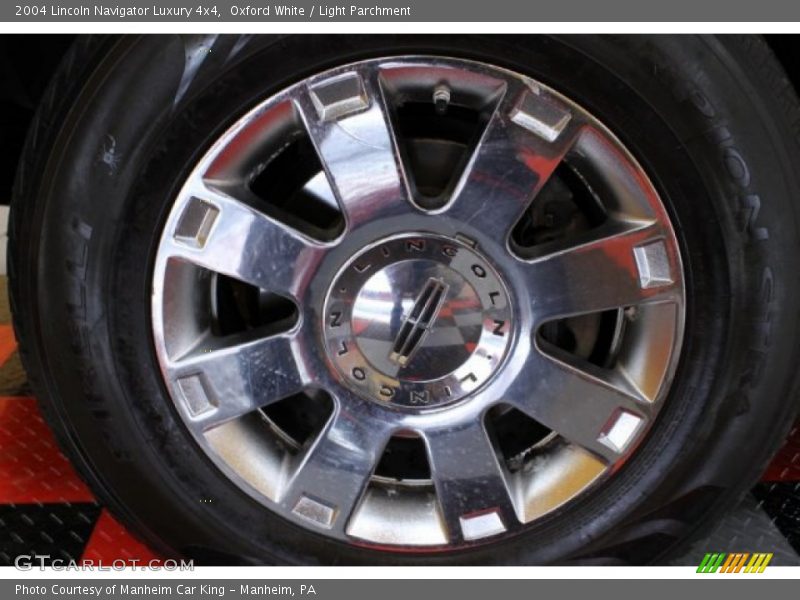 Oxford White / Light Parchment 2004 Lincoln Navigator Luxury 4x4