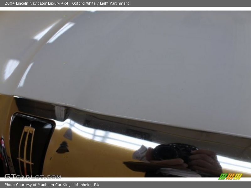 Oxford White / Light Parchment 2004 Lincoln Navigator Luxury 4x4