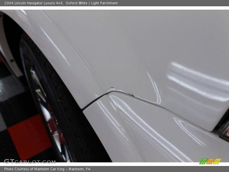 Oxford White / Light Parchment 2004 Lincoln Navigator Luxury 4x4