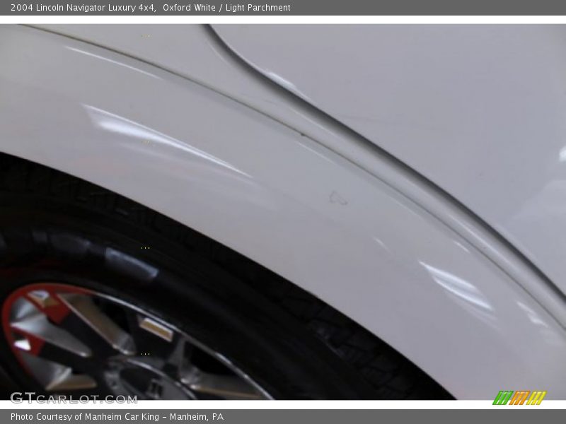 Oxford White / Light Parchment 2004 Lincoln Navigator Luxury 4x4