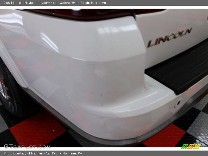 Oxford White / Light Parchment 2004 Lincoln Navigator Luxury 4x4