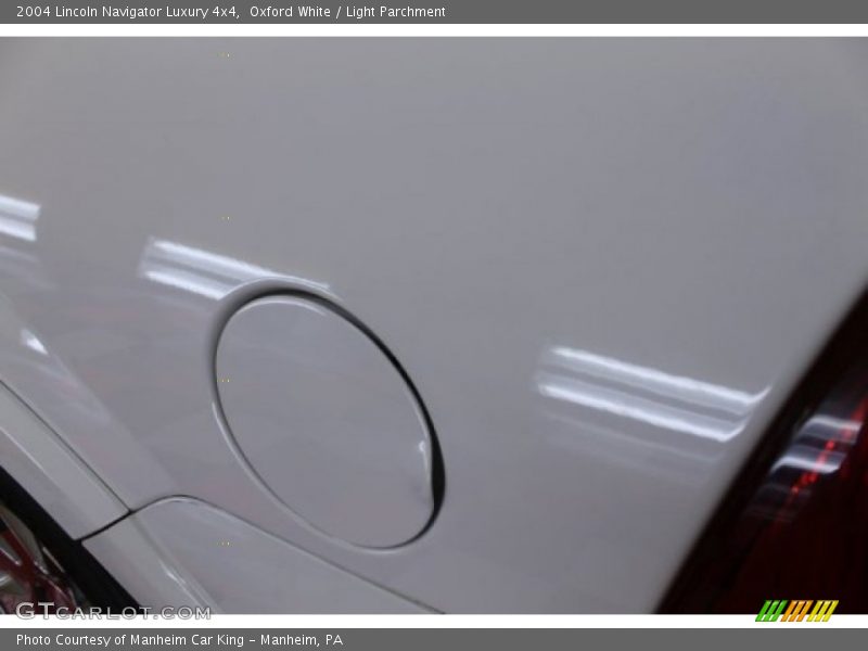 Oxford White / Light Parchment 2004 Lincoln Navigator Luxury 4x4