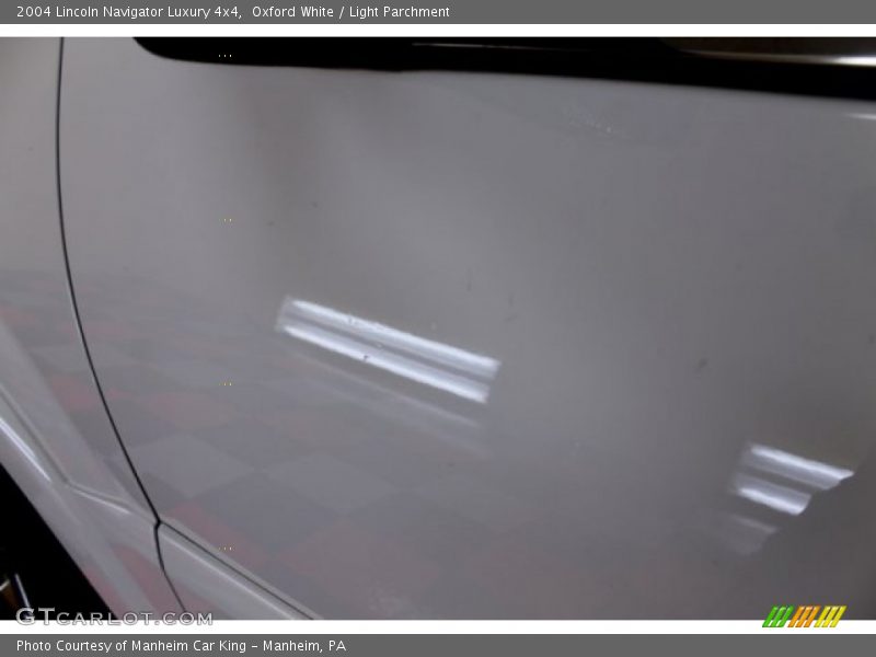 Oxford White / Light Parchment 2004 Lincoln Navigator Luxury 4x4