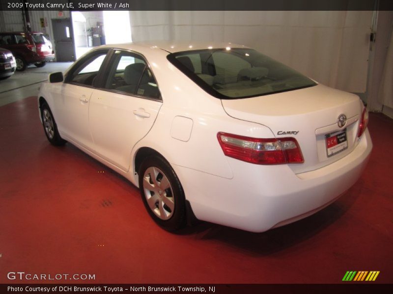 Super White / Ash 2009 Toyota Camry LE