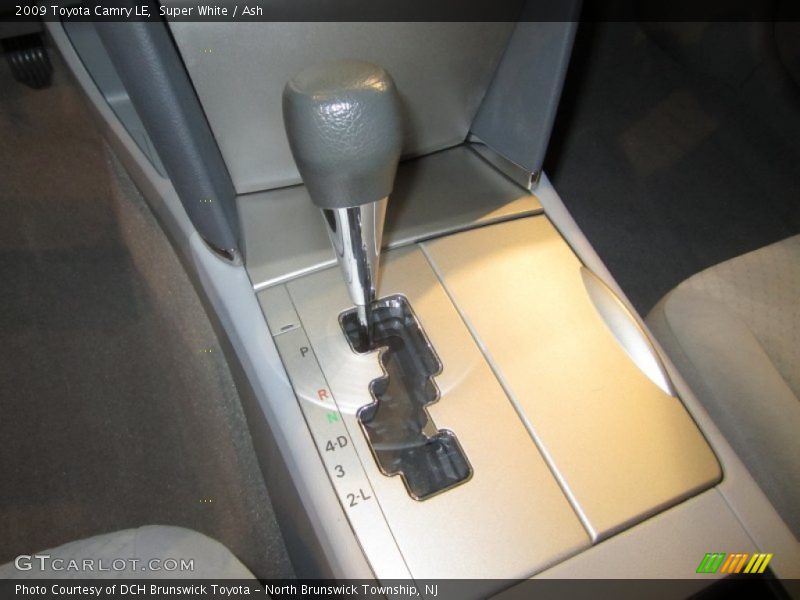 Super White / Ash 2009 Toyota Camry LE