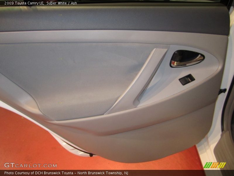 Super White / Ash 2009 Toyota Camry LE