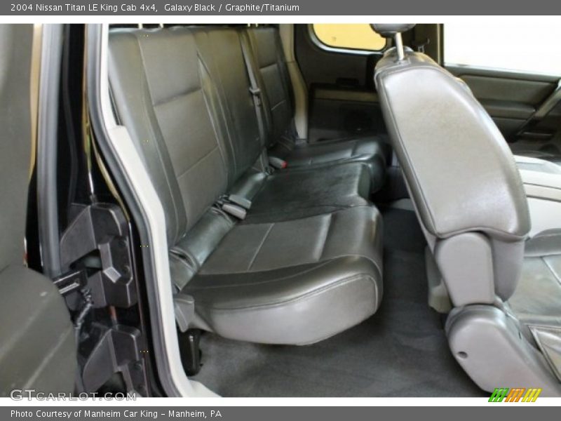 Galaxy Black / Graphite/Titanium 2004 Nissan Titan LE King Cab 4x4