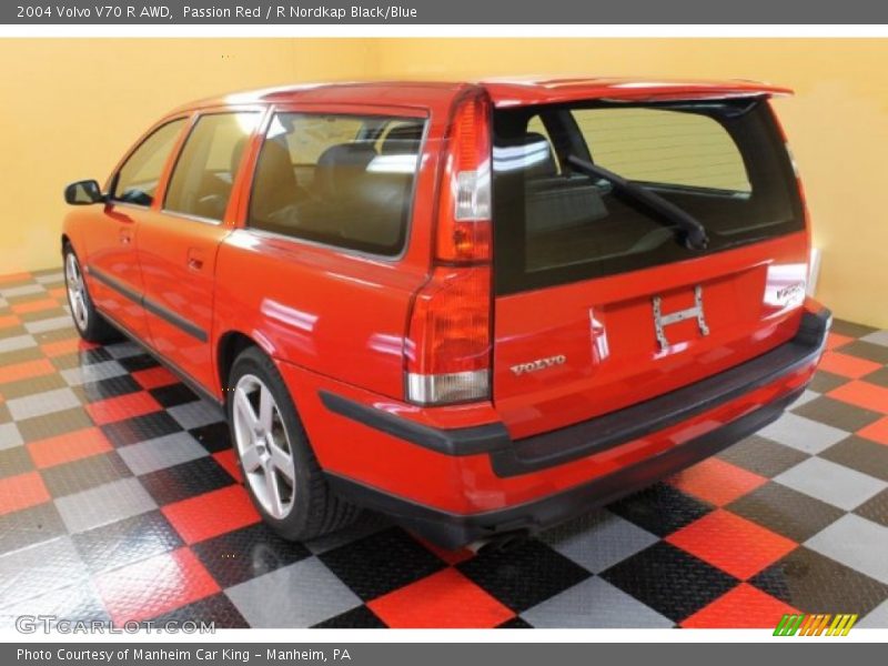Passion Red / R Nordkap Black/Blue 2004 Volvo V70 R AWD