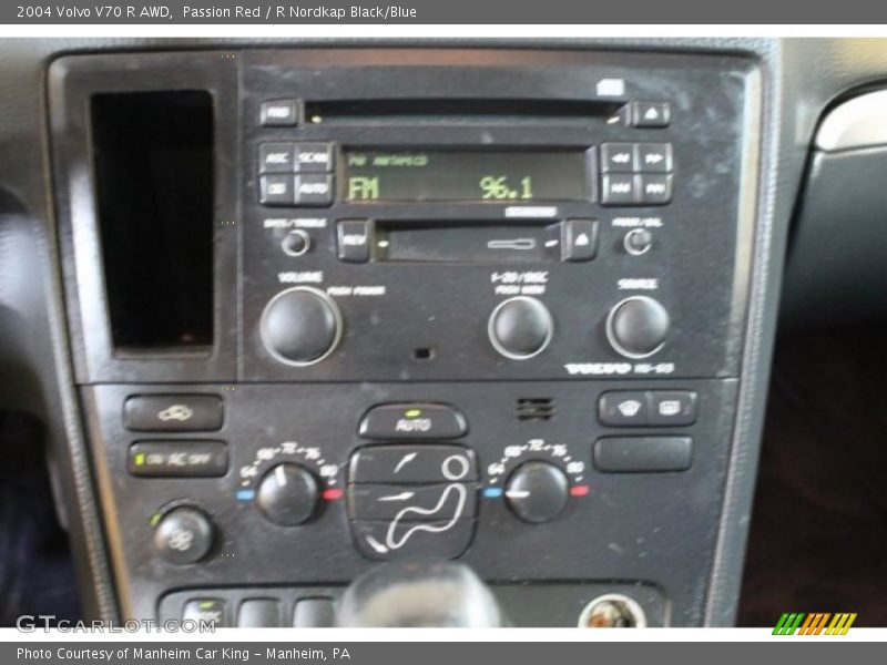 Passion Red / R Nordkap Black/Blue 2004 Volvo V70 R AWD