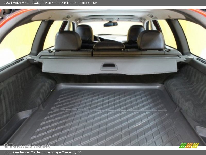  2004 V70 R AWD Trunk