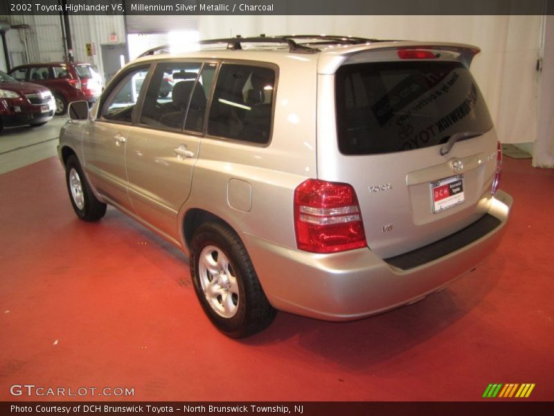 Millennium Silver Metallic / Charcoal 2002 Toyota Highlander V6