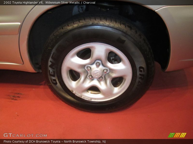 Millennium Silver Metallic / Charcoal 2002 Toyota Highlander V6