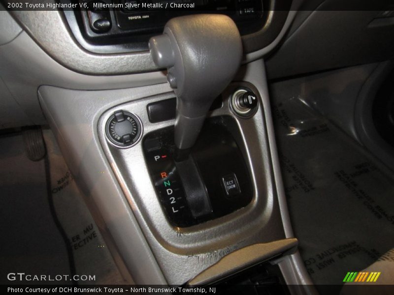 Millennium Silver Metallic / Charcoal 2002 Toyota Highlander V6