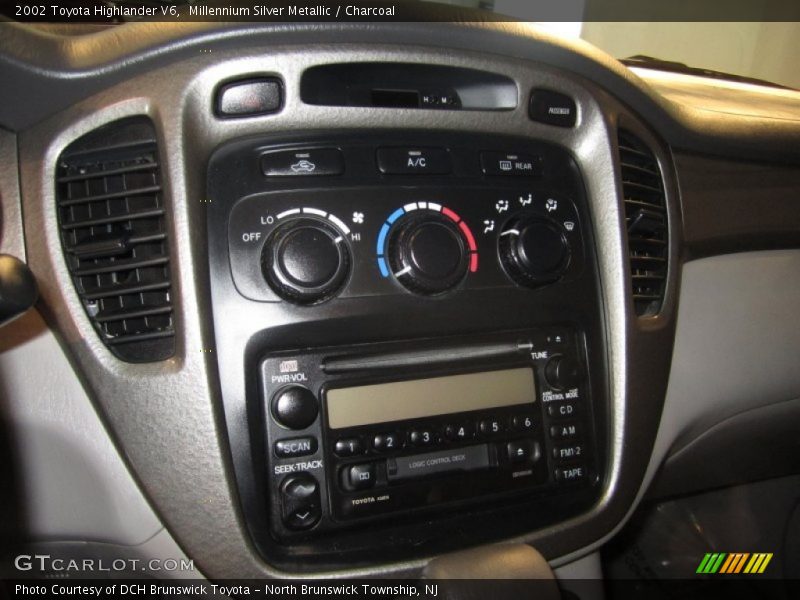 Millennium Silver Metallic / Charcoal 2002 Toyota Highlander V6