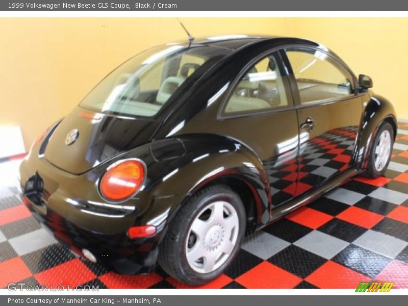 Black / Cream 1999 Volkswagen New Beetle GLS Coupe