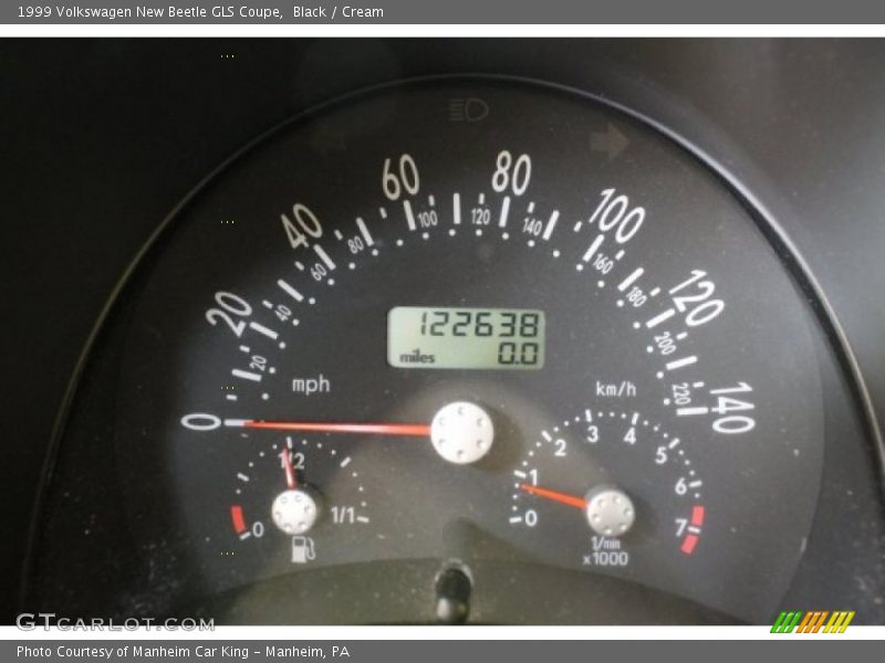 Black / Cream 1999 Volkswagen New Beetle GLS Coupe