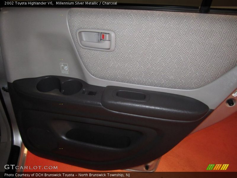 Millennium Silver Metallic / Charcoal 2002 Toyota Highlander V6