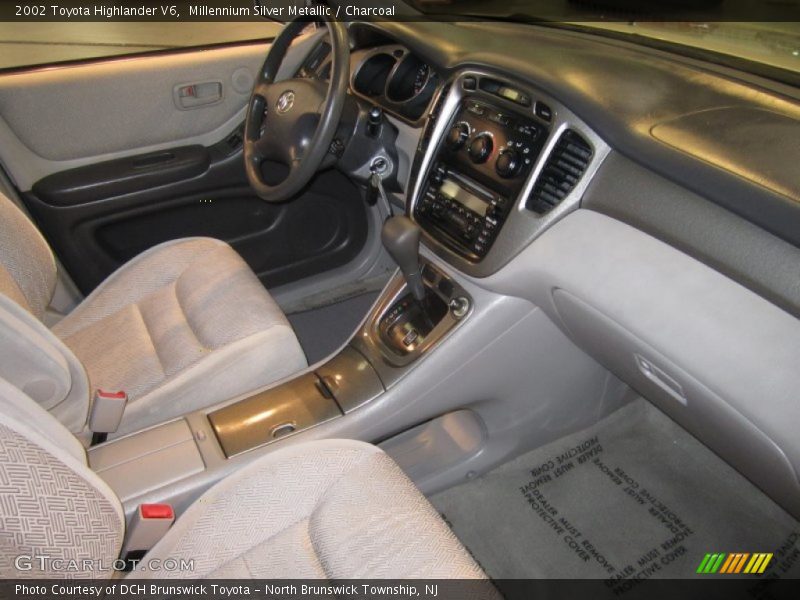Millennium Silver Metallic / Charcoal 2002 Toyota Highlander V6