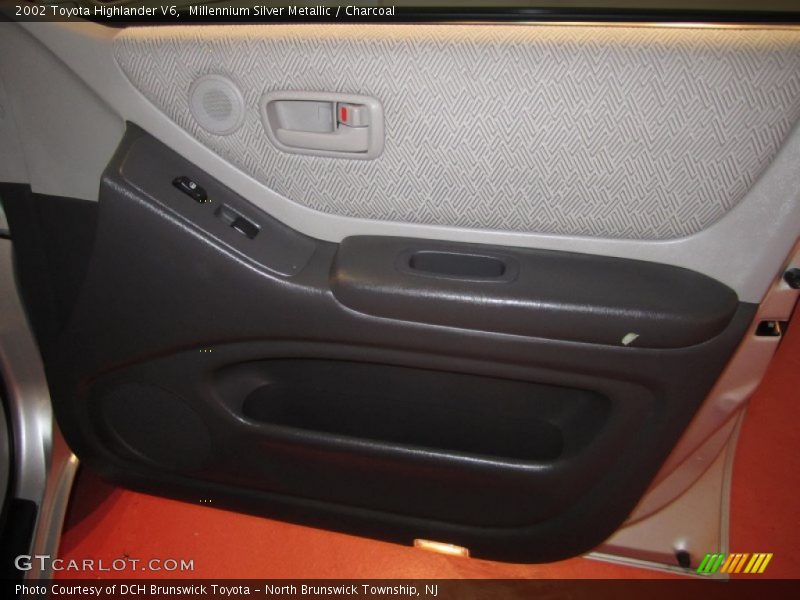 Millennium Silver Metallic / Charcoal 2002 Toyota Highlander V6