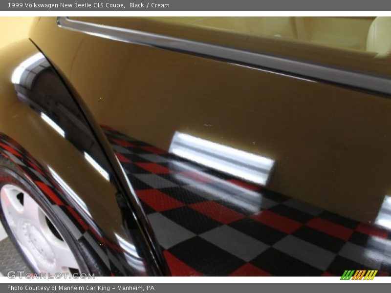 Black / Cream 1999 Volkswagen New Beetle GLS Coupe