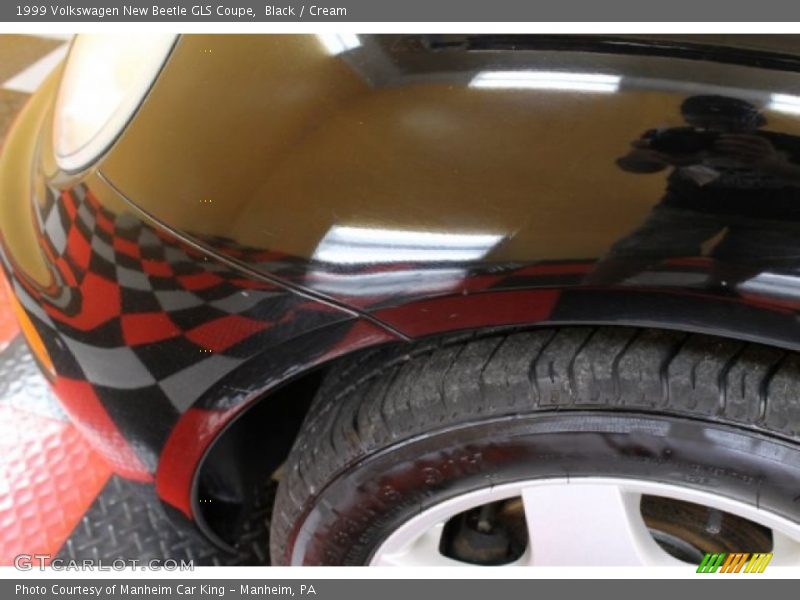 Black / Cream 1999 Volkswagen New Beetle GLS Coupe