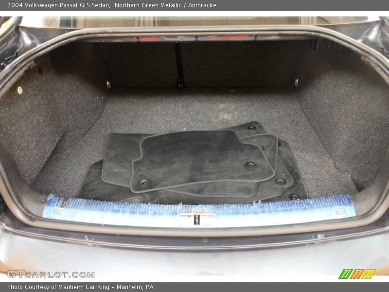 Northern Green Metallic / Anthracite 2004 Volkswagen Passat GLS Sedan