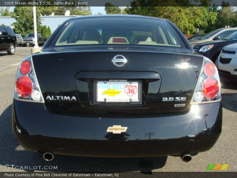 Super Black / Blond 2005 Nissan Altima 3.5 SE