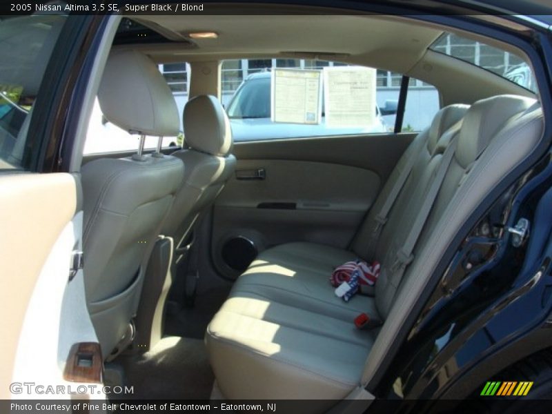 Super Black / Blond 2005 Nissan Altima 3.5 SE