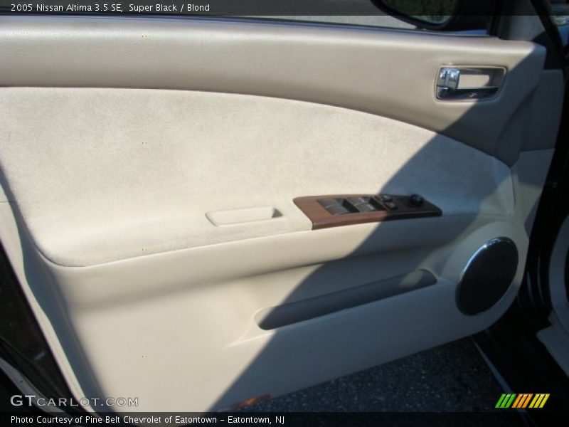 Super Black / Blond 2005 Nissan Altima 3.5 SE