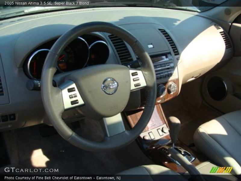 Super Black / Blond 2005 Nissan Altima 3.5 SE