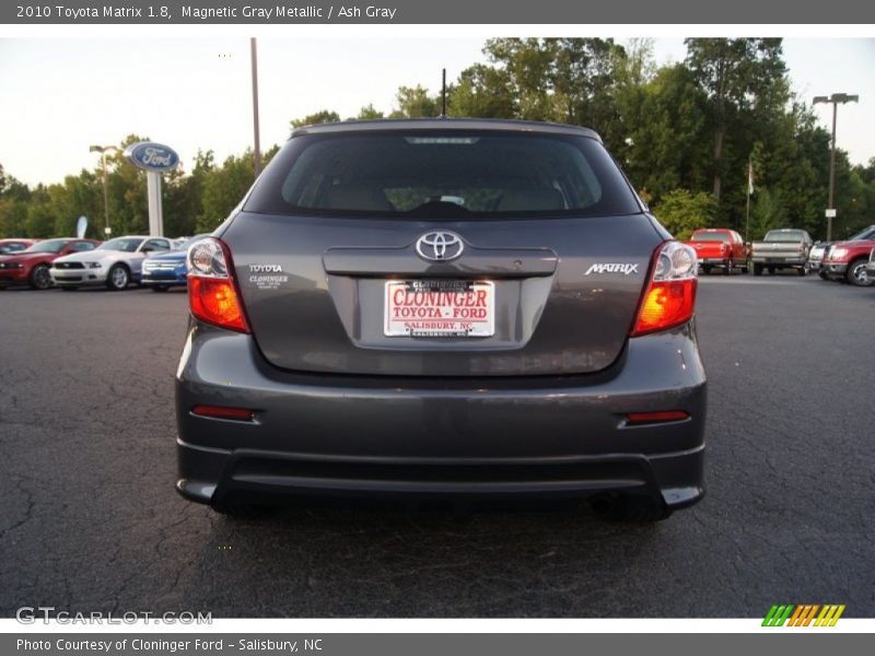 Magnetic Gray Metallic / Ash Gray 2010 Toyota Matrix 1.8