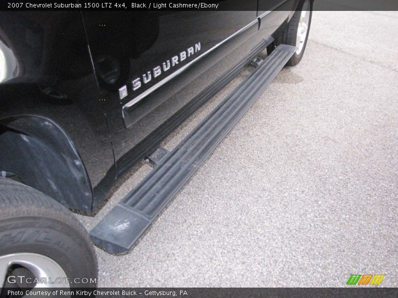 Black / Light Cashmere/Ebony 2007 Chevrolet Suburban 1500 LTZ 4x4