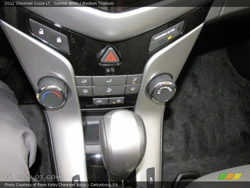Summit White / Medium Titanium 2012 Chevrolet Cruze LT