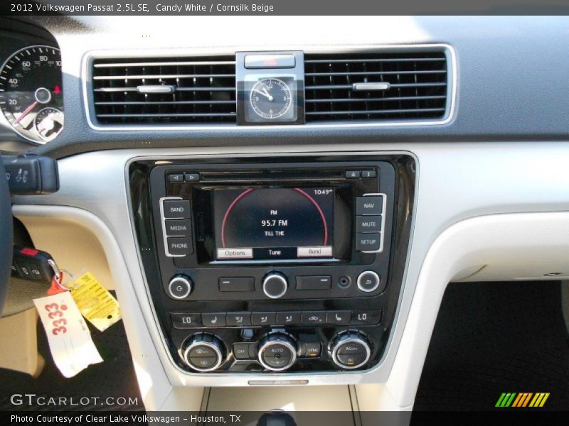 Candy White / Cornsilk Beige 2012 Volkswagen Passat 2.5L SE
