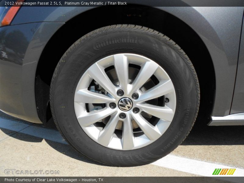 Platinum Gray Metallic / Titan Black 2012 Volkswagen Passat 2.5L S